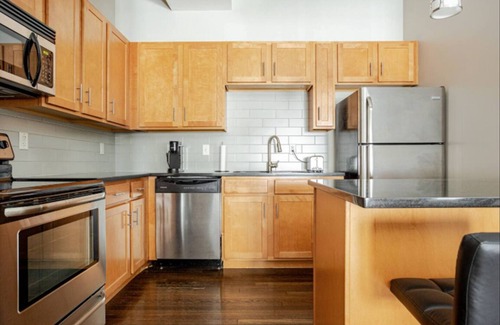 Wholesale District Apartment | McOuat Place 6B - Luxury 1 Bed Downtown Indy Apartment Prime Location