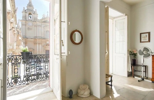 Mdina House | Mdina Main Square Duplex in City walls Unique Balcony with Cathedral &City Views