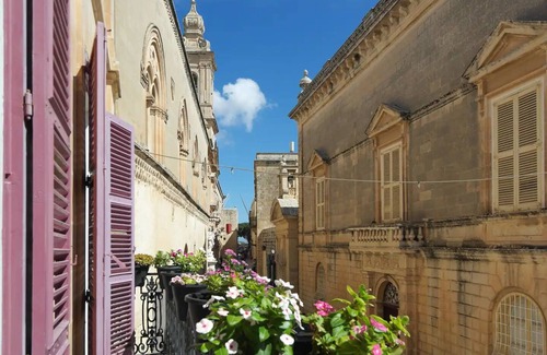 Mdina House | Mdina Main Square Duplex in City walls Unique Balcony with Cathedral &City Views