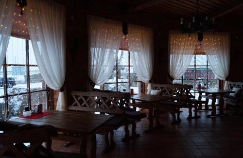 Kurtuvenai Hotel | Meškių dvarkiemis