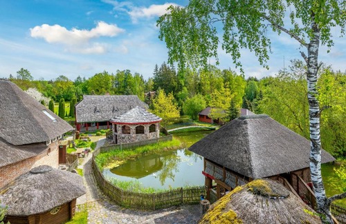Kurtuvenai Hotel | Meškių dvarkiemis