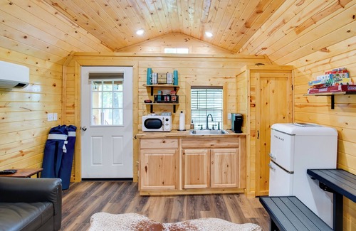 Mead Apartment | Mead Studio Cabin Near Lake Texoma & Marina!