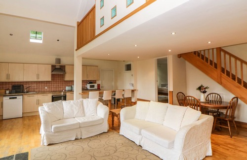 Mary Tavy Cottage | MEADER BARN, pet friendly, luxury holiday cottage in Tavistock