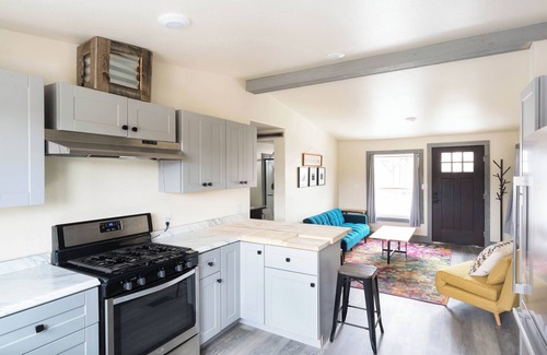 Stanley Cabin | Meadow Creek Suite #10