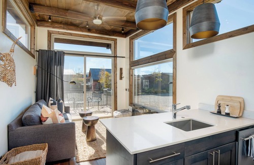 Stanley Cabin | Meadow Creek Tiny Home #02 with Mountain View