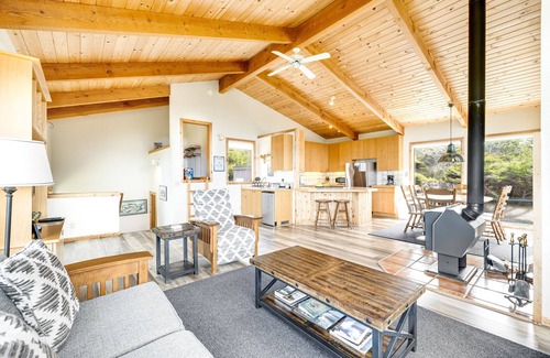 Sea Ranch House | Meadow Home with Private Hot Tub, Ocean Views, Shared pool, Tennis, & Sauna
