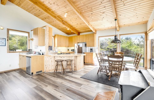 Sea Ranch House | Meadow Home with Private Hot Tub, Ocean Views, Shared pool, Tennis, & Sauna