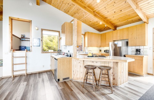 Sea Ranch House | Meadow Home with Private Hot Tub, Ocean Views, Shared pool, Tennis, & Sauna