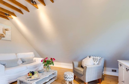Langton Green Apartment | Meadow Loft in Tunbridge Wells