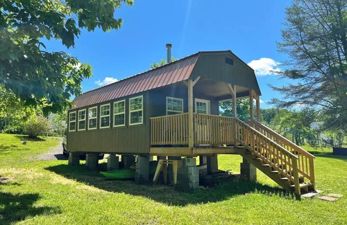 Nallen Cabin | Meadow Riverfront Cabinn