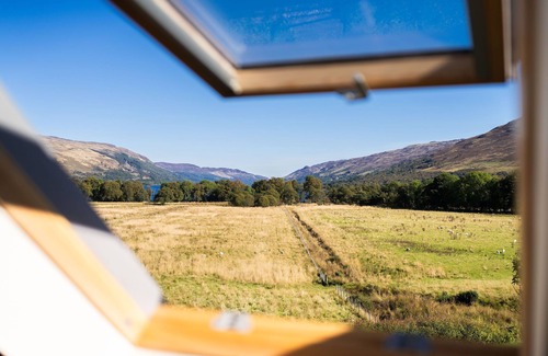 Lochearnhead Cottage | Meadow View - a house that sleeps 6 guests in 3 bedrooms