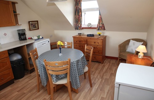 Stromness Apartment | Meadow View - A Two Bed Ensuite Apartment Next to a UNESCO World Heritage Site