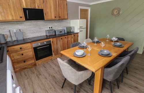 Llanybri Cottage | MEADOW VIEW, pet friendly, with hot tub in Laugharne
