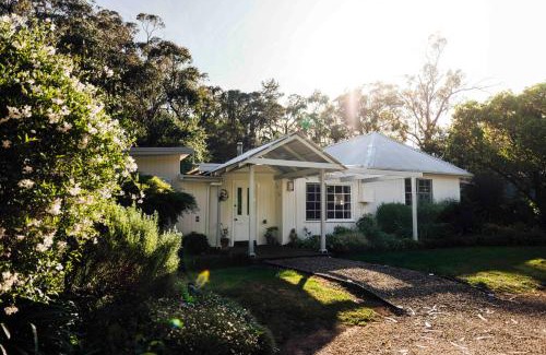 Lidster House | Meadowbrook MTB Lodge Orange - Rip on the trails, sip on the wine!