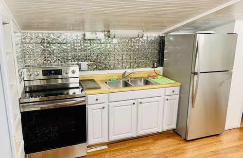 Denver House | Meadowlark, a delightful and unique Catskill Mountain Cottage. Extraordinary