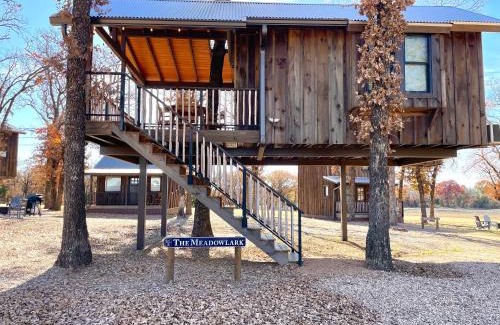 Elm Mott Other | Meadowlark Treehouse 15 MIN to MagnoliaBaylor