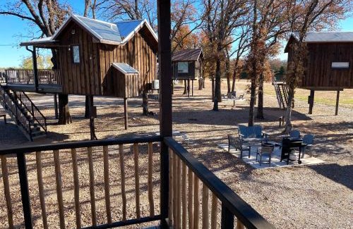 Elm Mott Other | Meadowlark Treehouse 15 MIN to MagnoliaBaylor
