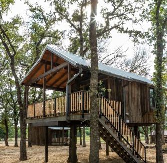 Elm Mott Other | Meadowlark Treehouse 15 MIN to MagnoliaBaylor