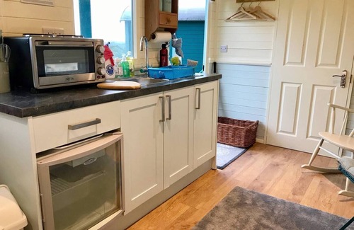 Cowbeech Cabin | Meadowsweet - luxury Shepherd's Hut, amazing views