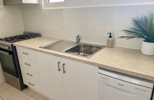 North Ward Apartment | Meander to the Strand on McKinley