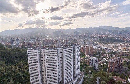 Buenos Aires Apartment | Medellín Skyline Luxury Perfect for Remote Work & Families