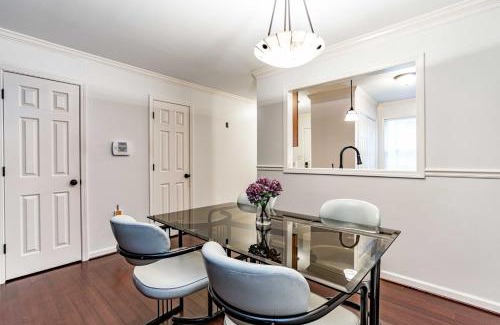 Southeast Raleigh House | Medical worker special - wakemed 5min drive unit