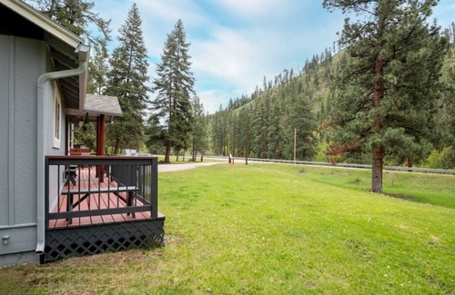 Conner House | Medicine Tree Chalet in Conner