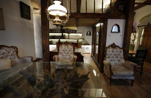 Old Town Apartment | Medieval Super Studio