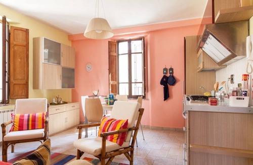 Compignano Apartment | Medieval village flat, second floor with Wi-Fi & aircon