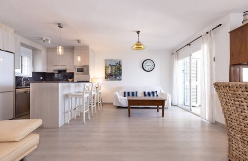 Cap de Salou Ski Chalet | Mediterranean Beach House · AirCon · Pool