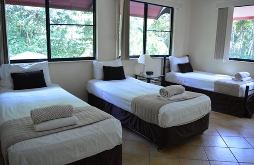 Yorkeys Knob House | Mediterranean Beachfront - First Floor - Apartment 3