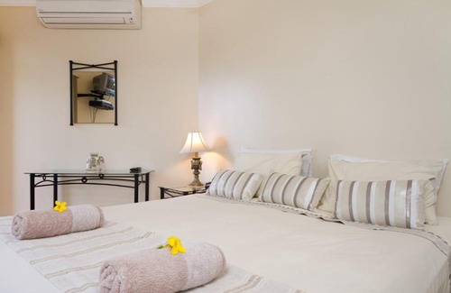 Yorkeys Knob House | Mediterranean Beachfront - First Floor - Apartment 3