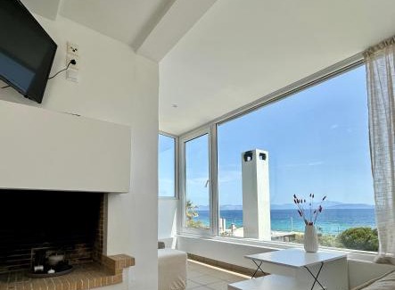 Paralias Apartment | Medusa by Dia sea view apartment