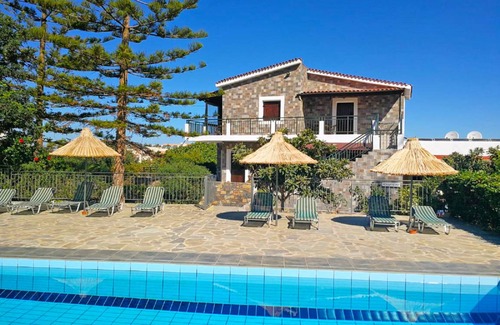 Old Hersonissos Apartment | Medusa Double Chersonisos
