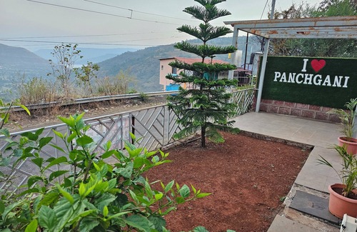 Panchgani Apartment | Meera's NB & DB 1 - bedroom apartment with WiFi and AC in picturesque Panchgani