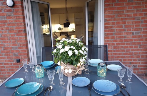 Busum Apartment | Meerbüsum * App.18 * centr. Location for young & old, 2 bedrooms, suitable for allergy sufferers, 98 sqm
