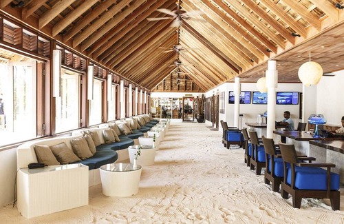 Meerufenfushi Hotel | Meeru Island Resort & Spa