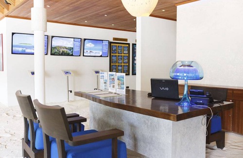 Meerufenfushi Hotel | Meeru Island Resort & Spa