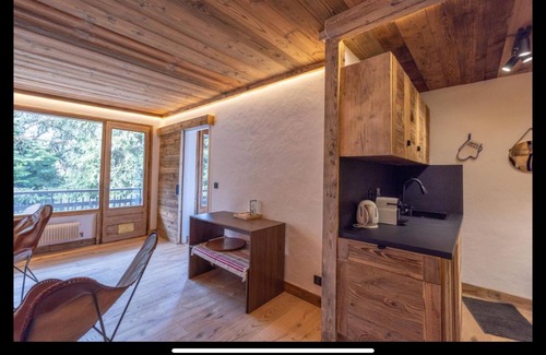 Le Planellet Apartment | Megève :appartement Neuf en Vieux Bois en Plein Centre du Village: Tout à Pied !