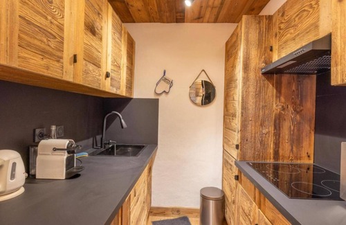 Le Planellet Apartment | Megève :appartement Neuf en Vieux Bois en Plein Centre du Village: Tout à Pied !