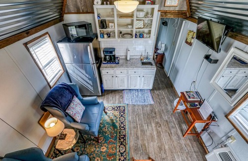 Rogersville House | Megan's Lodge - Peaceful Acres