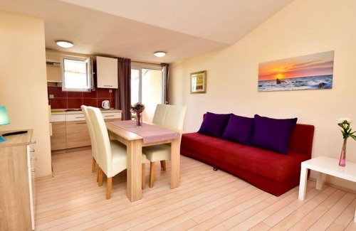 Dinjiska Apartment | Melandura by Interhome