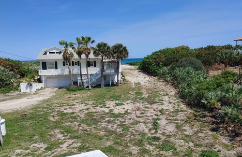 Melbourne Beach House | Melbourne Beach Florida Ocean front 2 houses plus an apt. sleeps 18