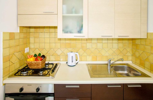 Torre di Bari Apartment | Melissa, apartment by the sea with veranda