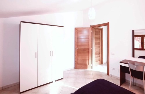 Torre di Bari Apartment | Melissa, apartment by the sea with veranda