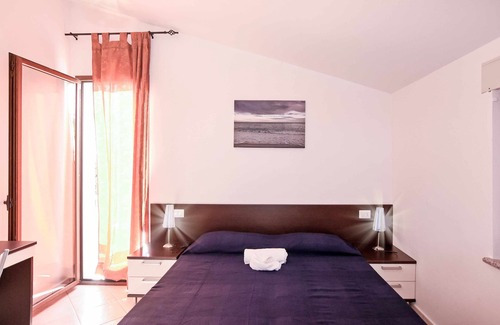 Torre di Bari Apartment | Melissa, apartment by the sea with veranda