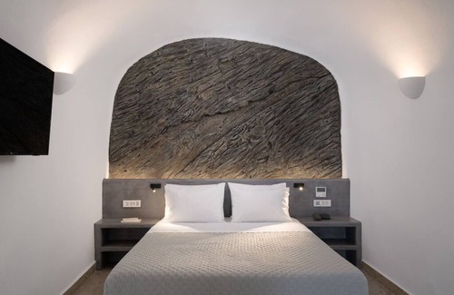 Megalochori Villa | Meliti Cave Suite
