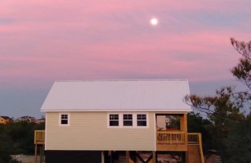 Corolla Cottage | Mellow For Shore-Built in 2023-3.5 Miles off pavementn4WD required-AIR DOWN!