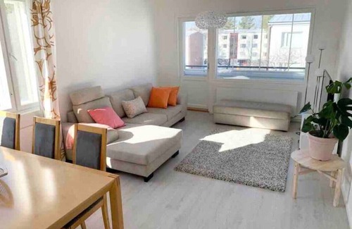 Itainen District Apartment | #MELLUNMÄKI · Renovated 3 bedroom apt next to metro