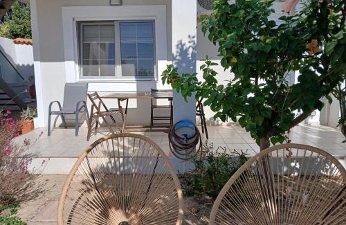 Karlovassi Apartment | Melody, Karlovasi Samos cottage